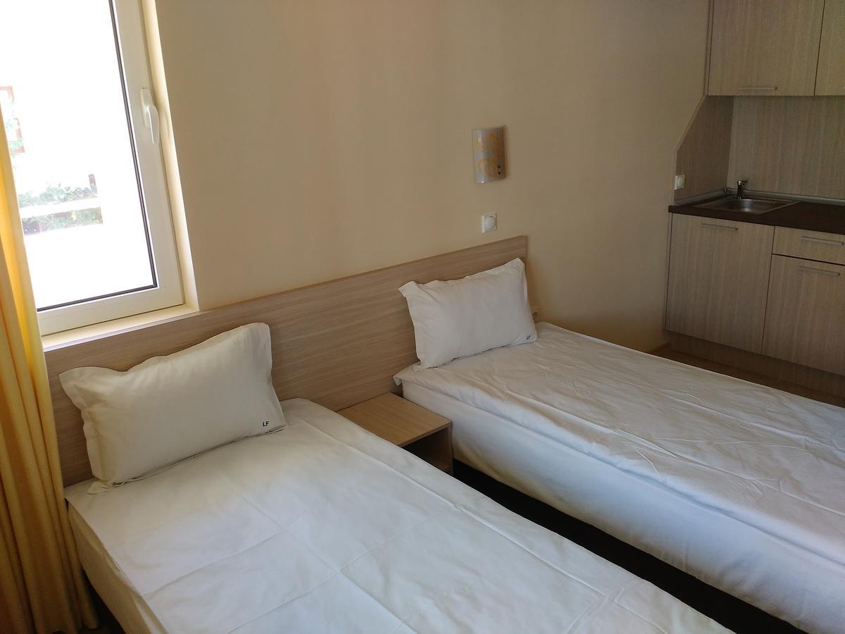 Aparthotel Lucky Family Ravda Exterior photo