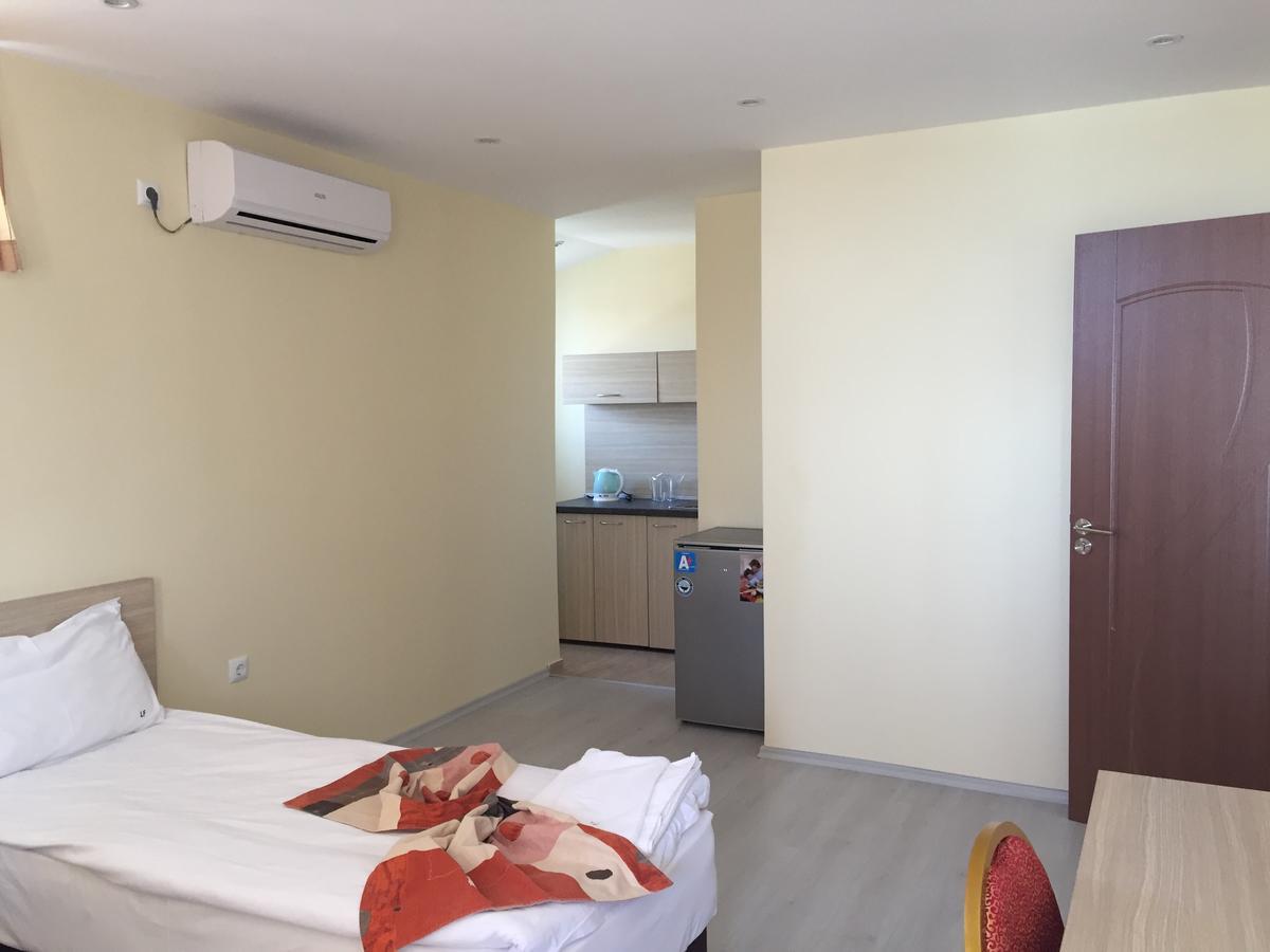 Aparthotel Lucky Family Ravda Exterior photo